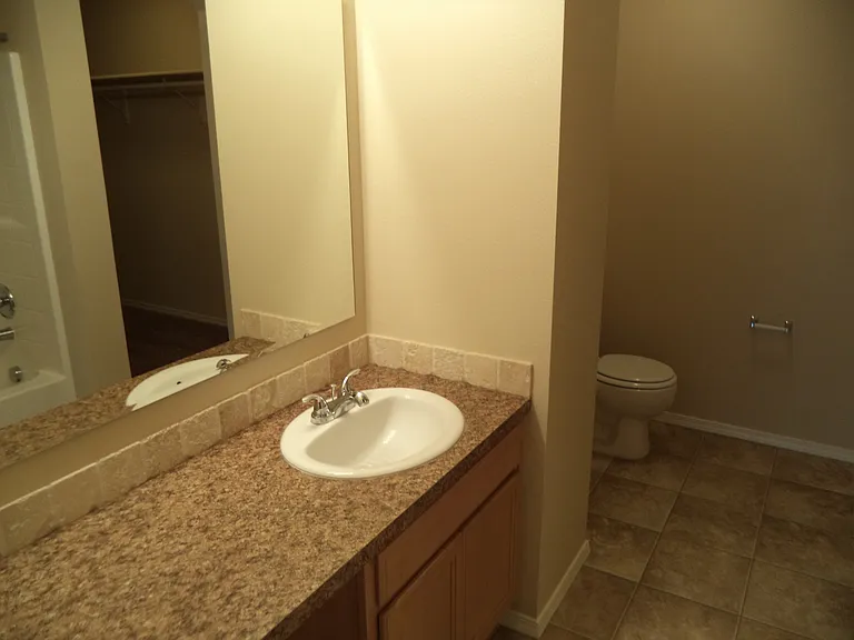 10056 W Rustica St — Photo 9