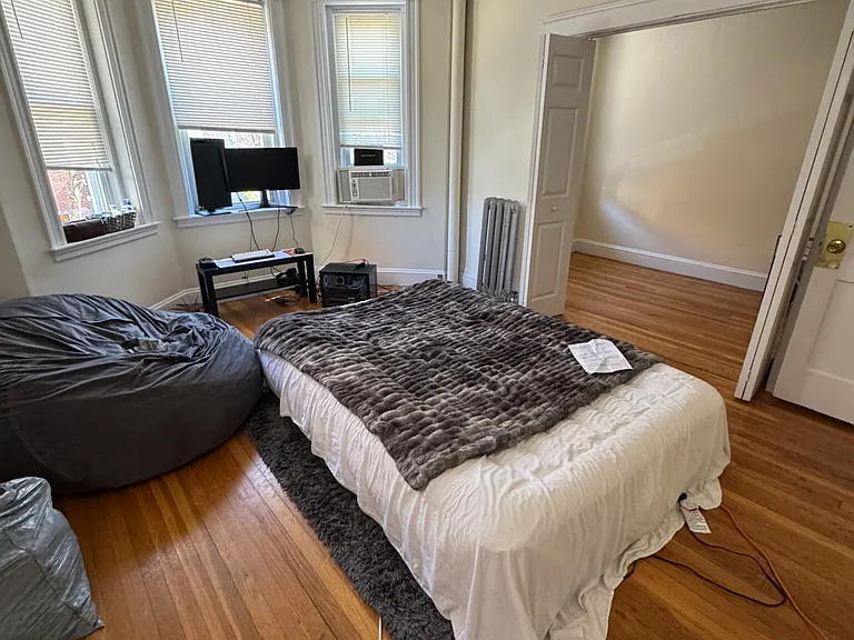 5 Barrows St #1 — Photo 1