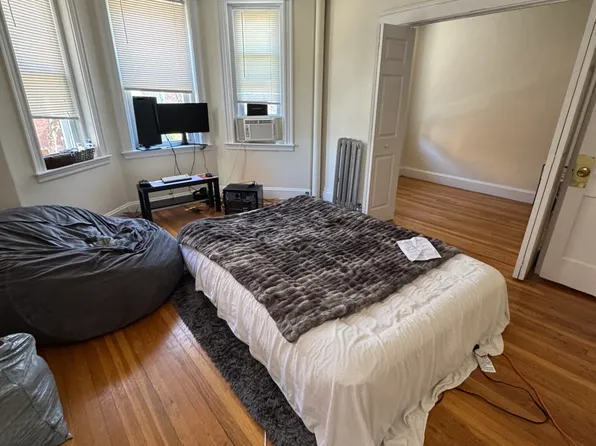5 Barrows St, Allston, MA