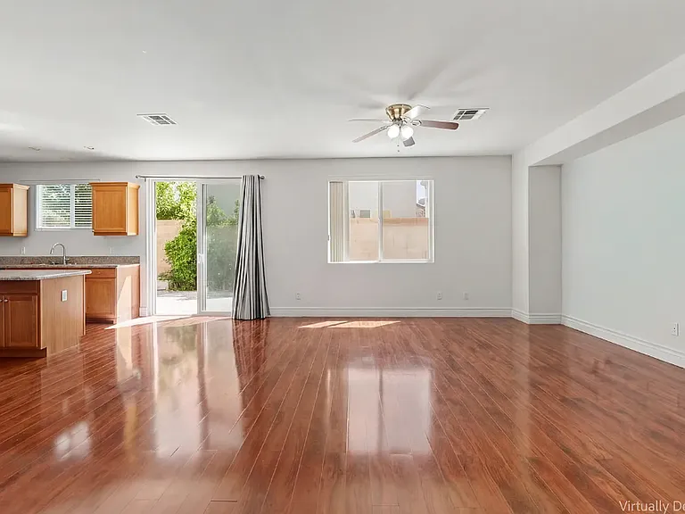 9727 Waukegan Ave — Photo 2
