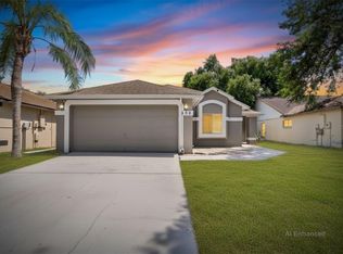 305 Sand Ridge Dr, Valrico, FL 33594