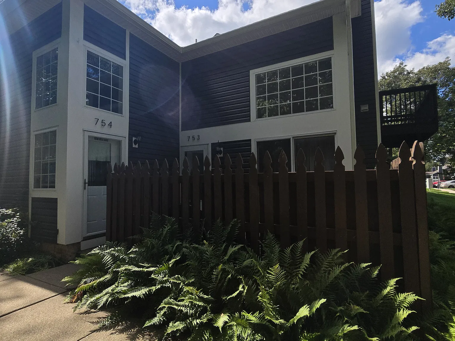 2 bed, 990 sqft, $1,975 — Photo 1
