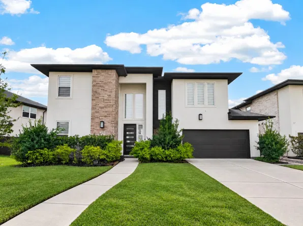 4615 Brazos Shores Dr, Sugar Land, TX 77479