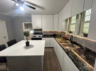 437 N 8th Ave, Canton, IL 61520