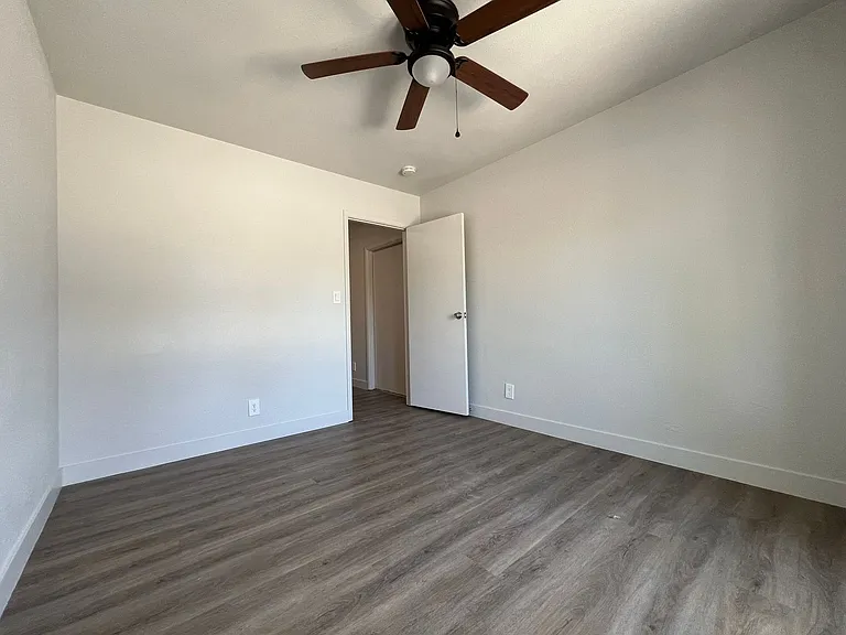6247 Katella Ave — Photo 20