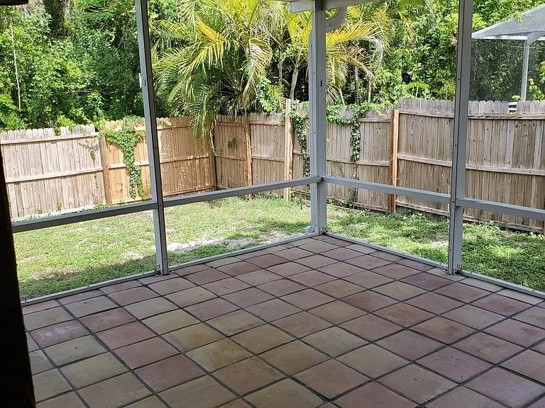17556 Brentwood Ct — Photo 7