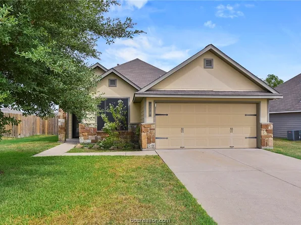 218 Boulder Dr, Navasota, TX 77868