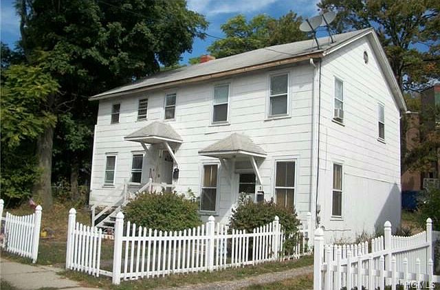 2nd image of 1 1/2 Myrtle Ave