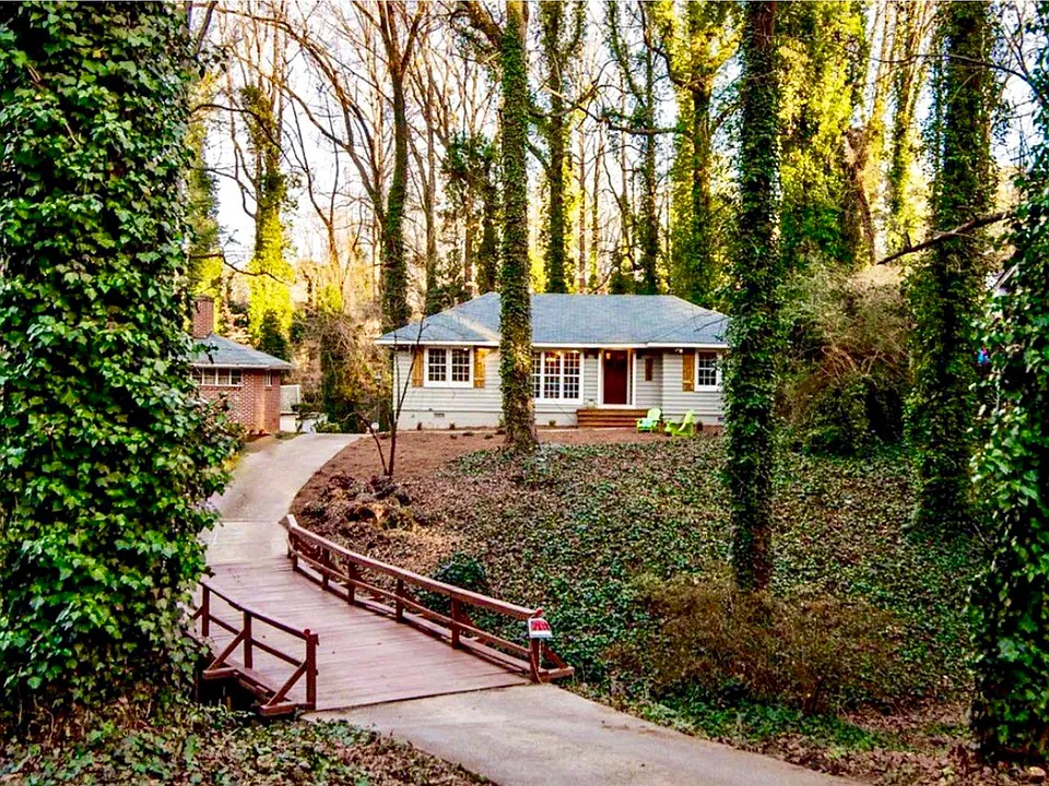 Centra Villa Dr SW