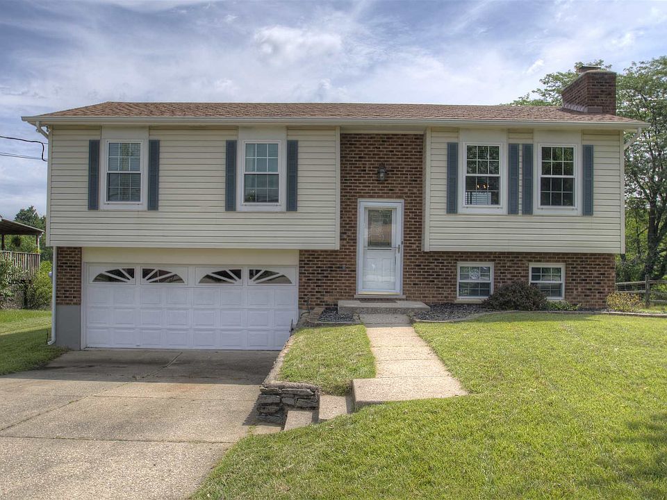 1st image of 82 Carrie Way Dr