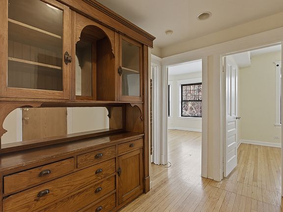 3rd image of 5122 N Kenmore Ave #3N