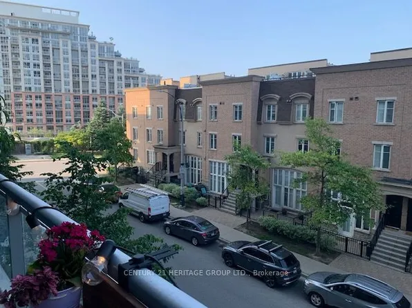 80 Western Battery Rd #214, Toronto, ON M6K 3S1