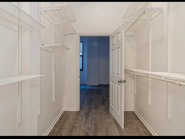 400 W Ontario St #507 — Photo 12
