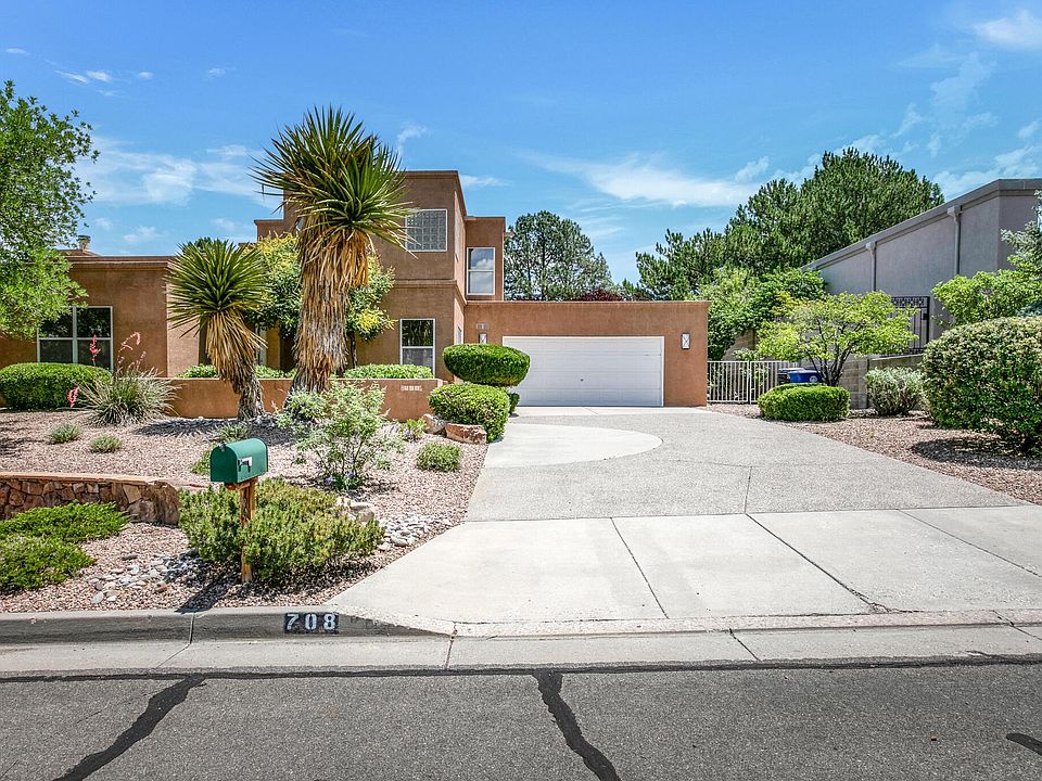 1st image of 708 Kiva Dr SE