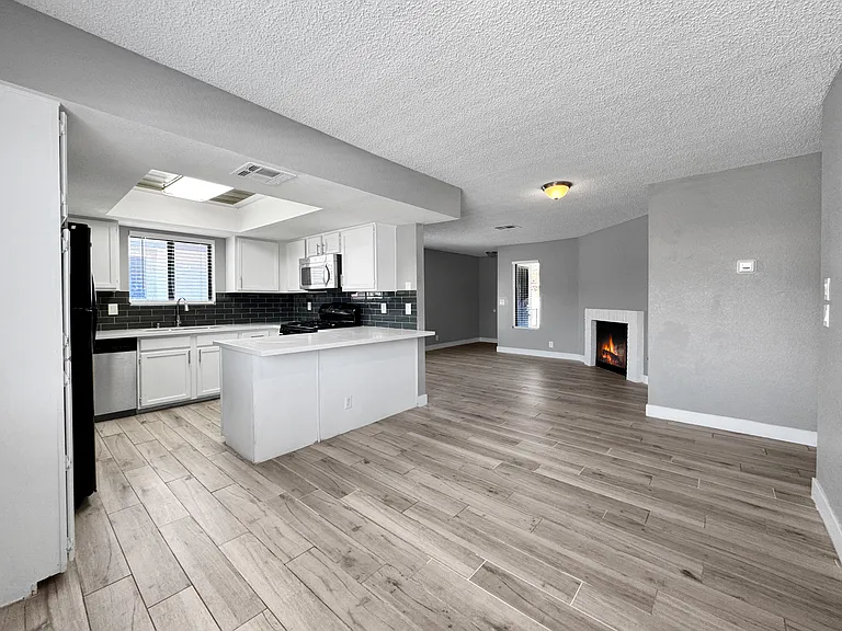 6743 W Charleston Blvd #4 — Photo 19