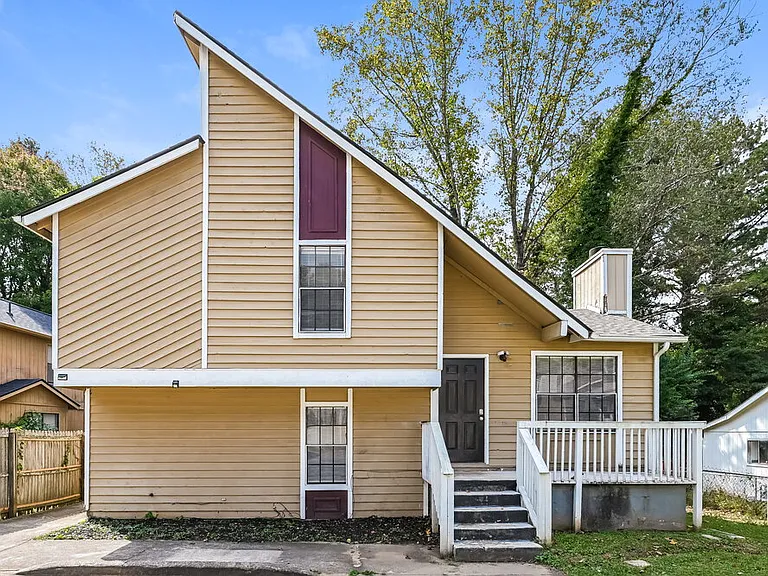 806 Durham Xing — Photo 1