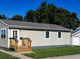 1401 W Wood St, Bloomington, IL 61701