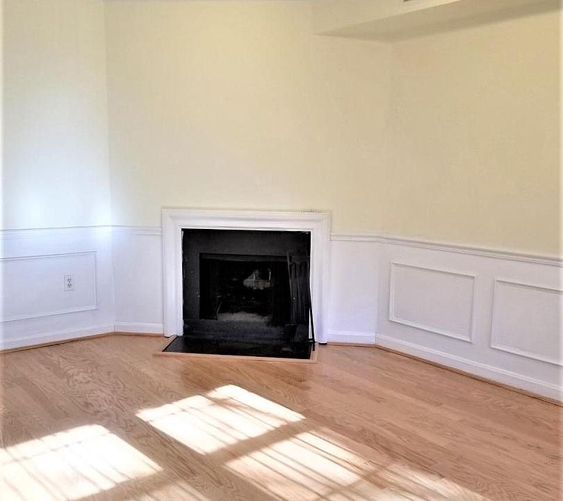 2nd image of 1813 T St NW APT A