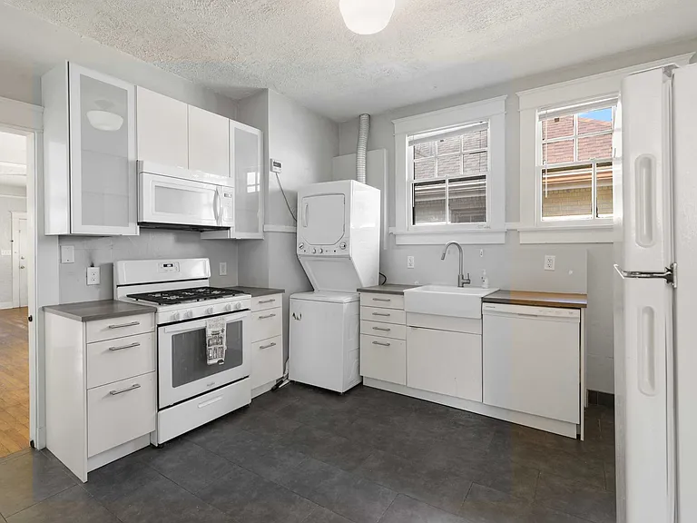 2817 Paris Ave — Photo 2