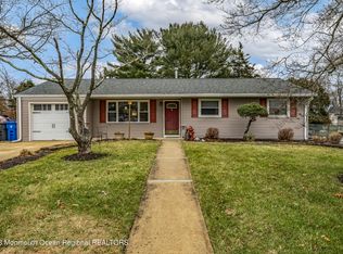 10 Wendy Ln, Toms River, NJ