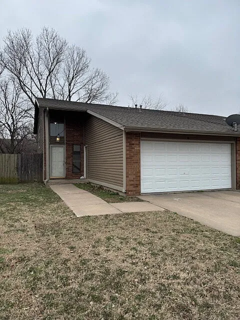 Building Photo - 1730 S Beech Ct