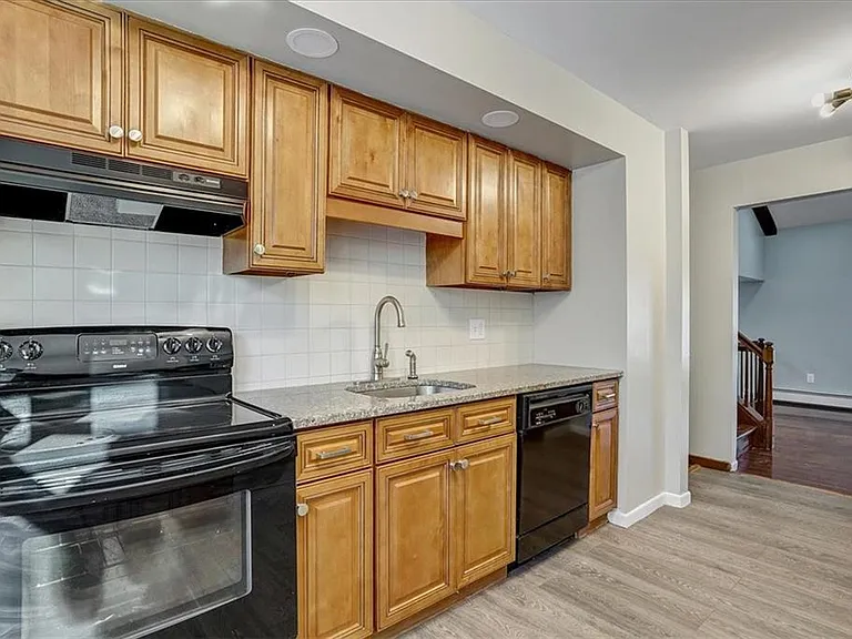 36 Ironworks Rd — Photo 13