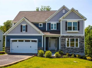 4 Stuart Dr, Mechanicville, NY 12065