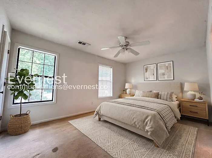 402 Hamilton Trce — Photo 3