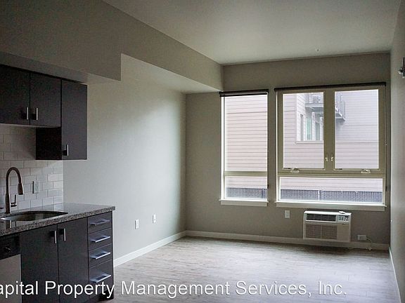 2nd image of 411 SE 14th Ave #308