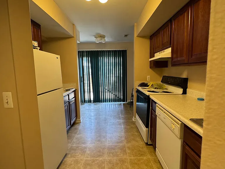 16527 Terrace Village Dr — Photo 1