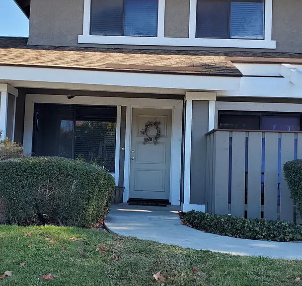 1140 Sumner Pl #B — Photo 1