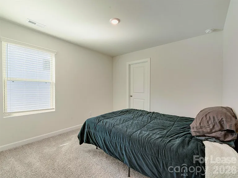4009 Woodland View Dr — Photo 31