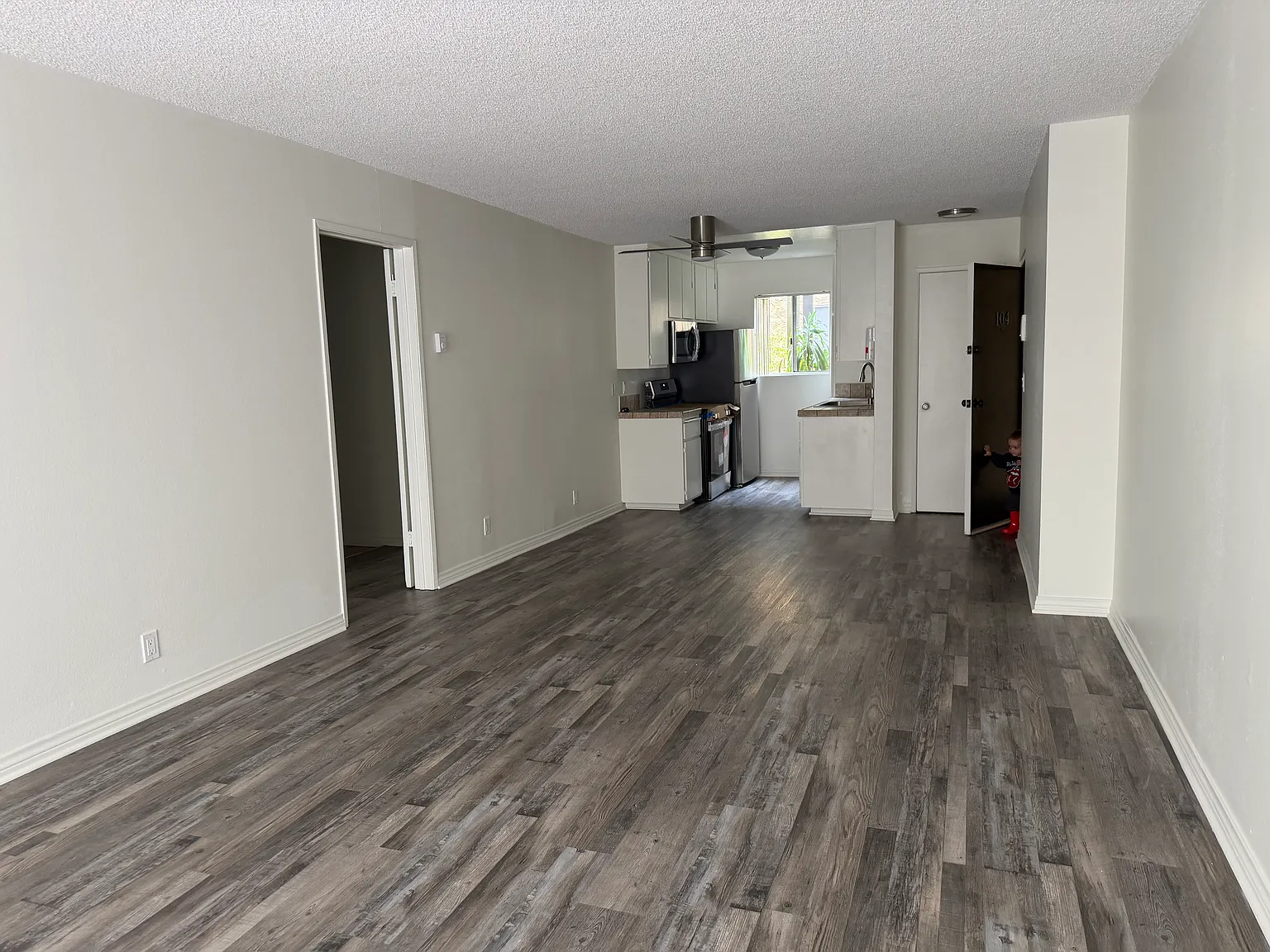 2 bed, 1.5 bath, 1000 sqft, $3,800 — Photo 4
