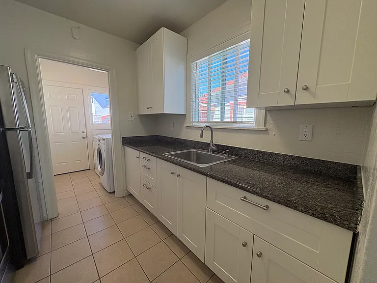 1602 Georgia St #1602 — Photo 7