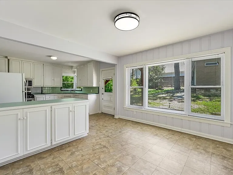 2323 Hartford Rd #A — Photo 6