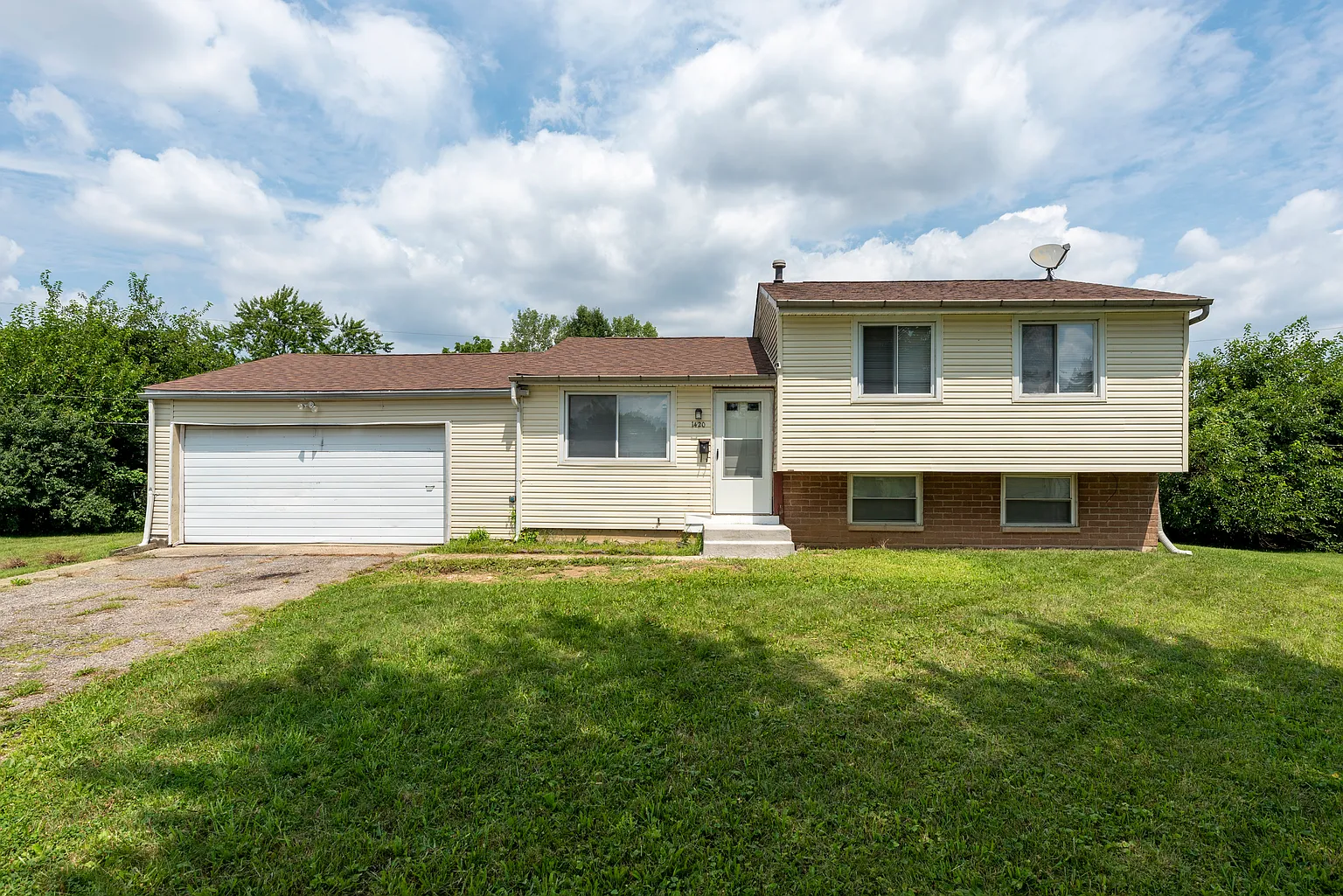 1420 Geers Pl photo 1