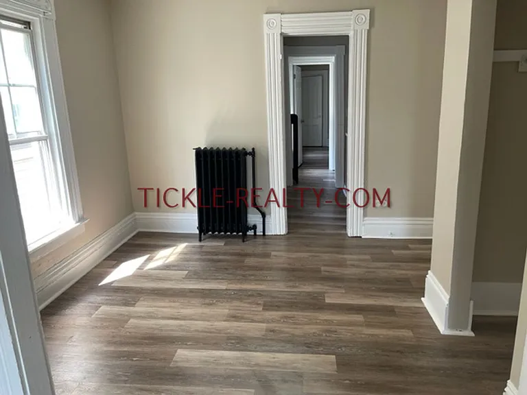 20 Tracy St — Photo 3