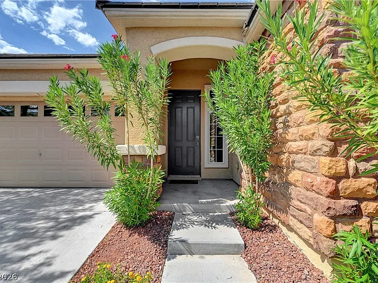 10240 Gladstone Peak St — Photo 5