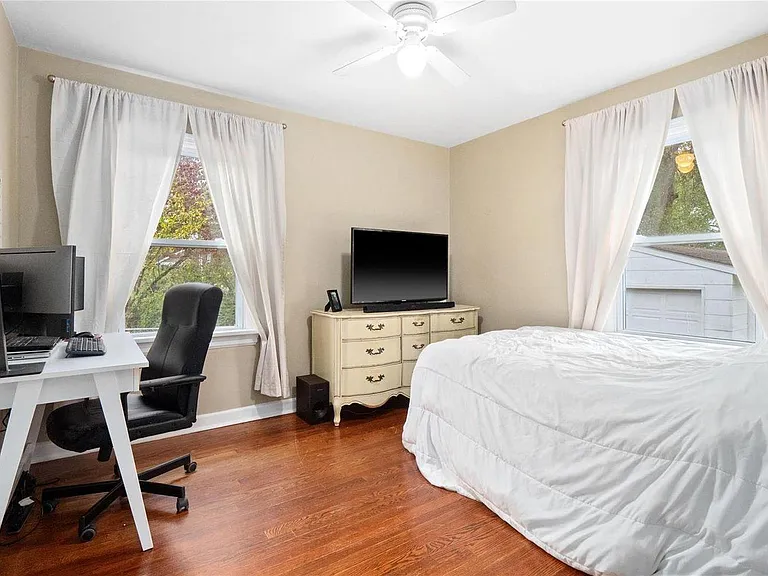 2311 Goodale Ave — Photo 10