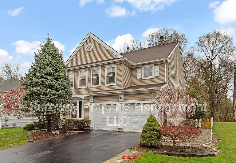 41 Rutgers Ln — Photo 1