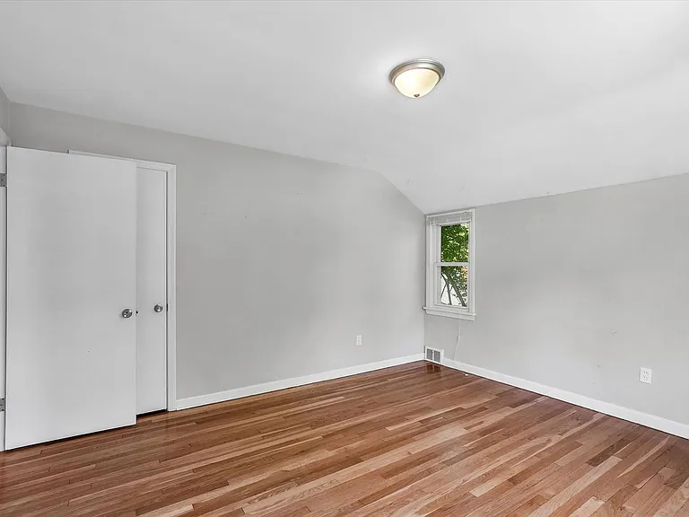 1130 Haselton Rd — Photo 16