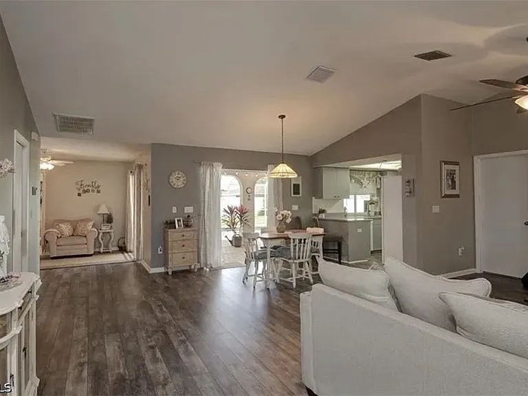 1320 SE 25th Ln — Photo 9