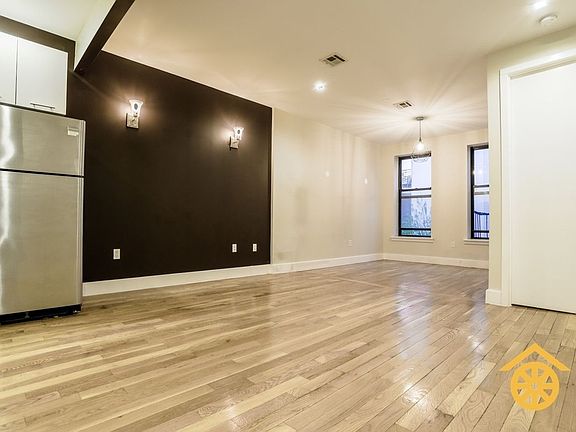 2nd image of 148 Evergreen Ave APT 2B