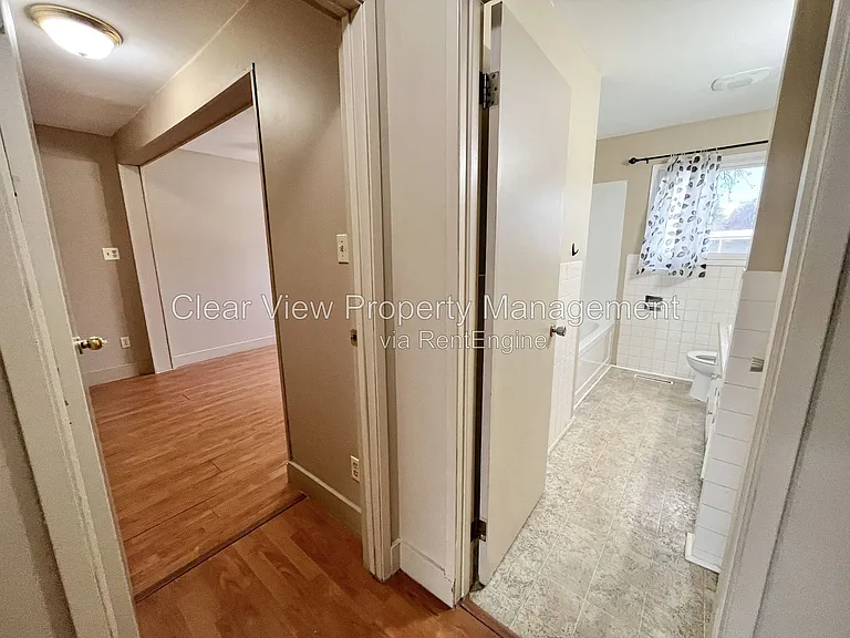2210 Mayor Magrath Dr S — Photo 10