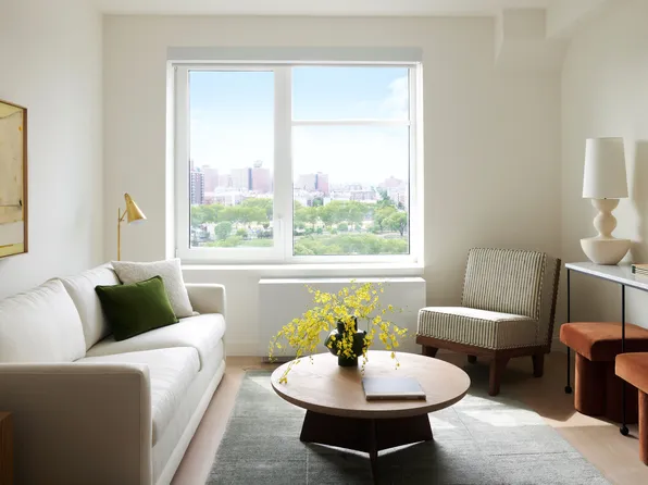 445 Gerard Avenue image 2 of 19