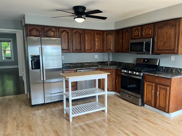 5277 N Luna Ave Floor 1, Chicago, IL 60630