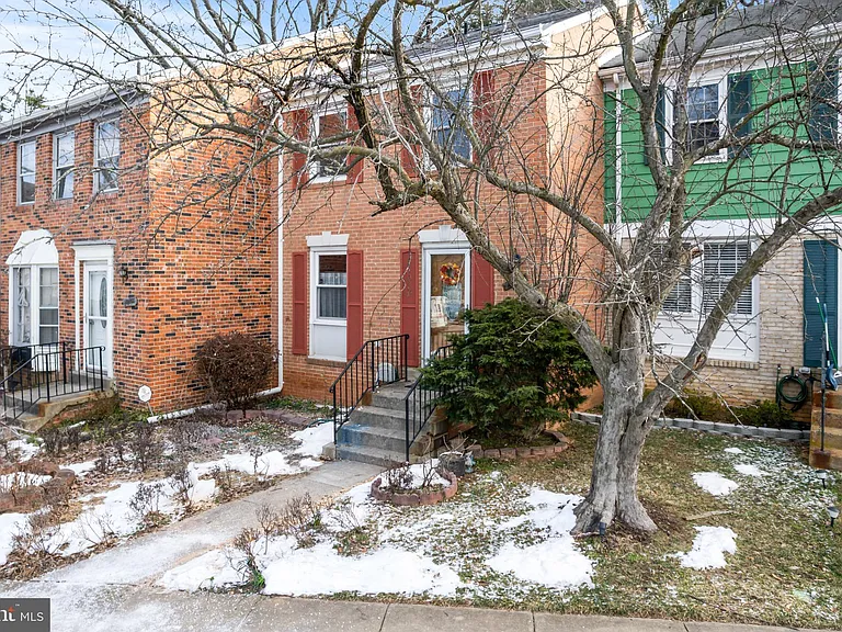 2053 Mayflower Dr — Photo 43
