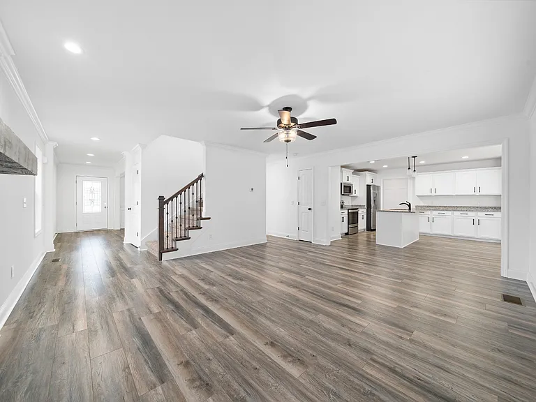 1277 Bailywick Dr E — Photo 3