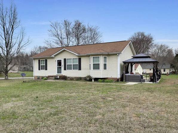 1101 Rebecca Dr, Burns, TN 37029