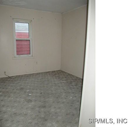 4th image of 1642 Edison Ave